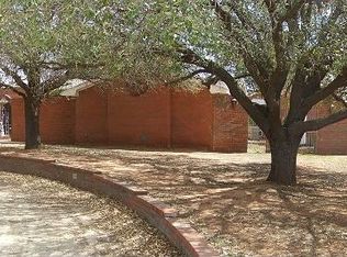 1041 Peterson Rd N, Iowa Park, TX 76367