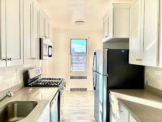 1st image of 402 Ocean Pkwy #509