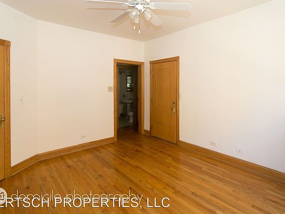 4th image of 4350 N Winchester Ave APT 2E