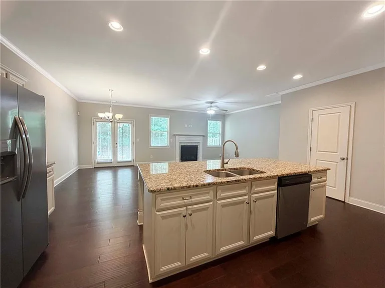 285 Holdings Dr — Photo 9