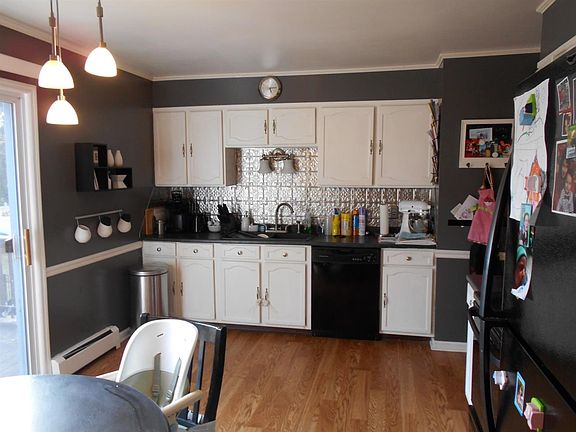 4th image of 3296 E Lydius St