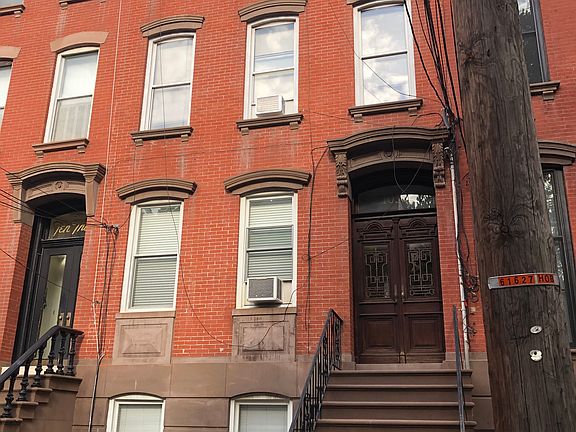 2nd image of 1032 Garden St APT 3