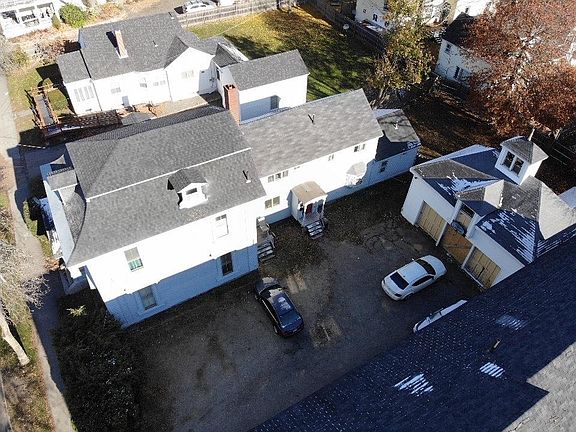 5th image of 193 Essex St