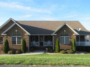 14 Island View Dr, Peterstown, WV 24963