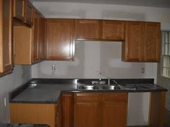 2nd image of 3255 Jackson St