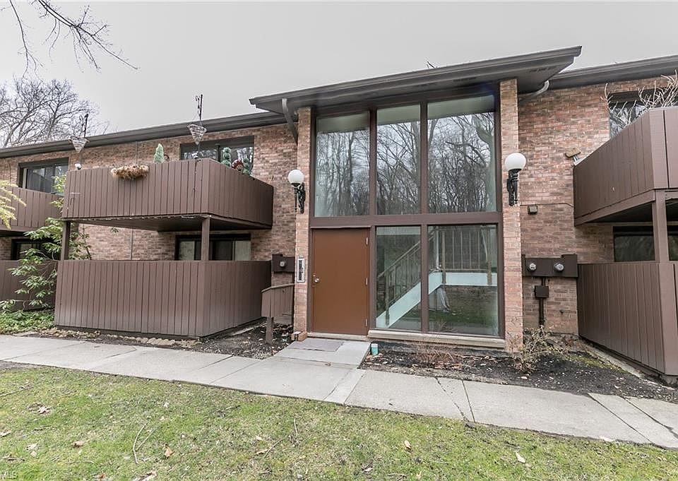 1st image of 6830 Carriage Hill Dr #D39