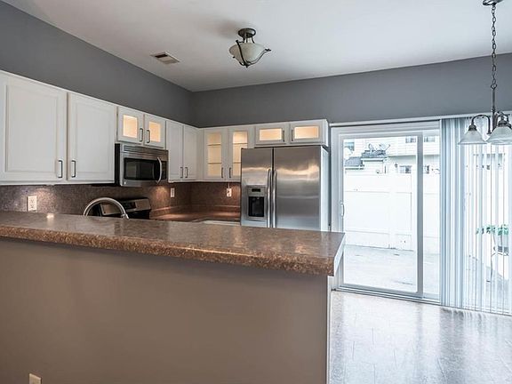 4th image of 3283 Hidden Cove Cir