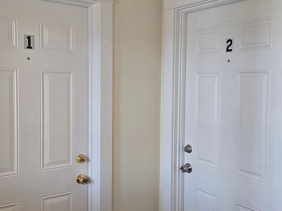 3rd image of 2607 N Franklin St #2