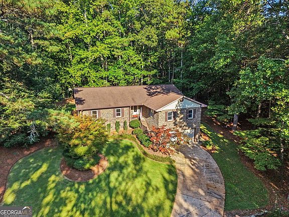 2nd image of 1373 Fernwood Ct