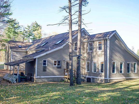 2nd image of 424 Quarry Road