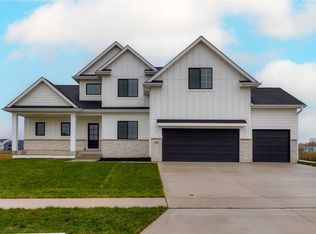 230 NW Lavelle Dr, Waukee, IA 50263
