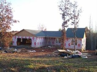 912 Porterhouse Rd, Appomattox, VA 24538