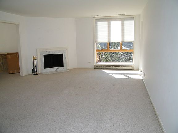 4th image of 1601 Oakwood Ave APT 309