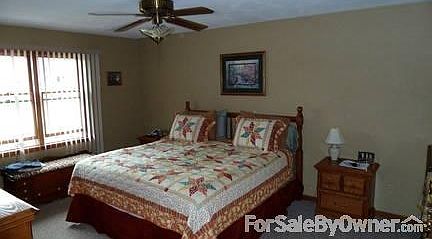 Kitchen
						:
						Quartz counter tops. Stainless appliances