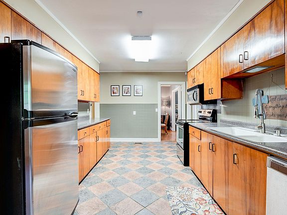 5th image of 1907 Ridgeway Ln