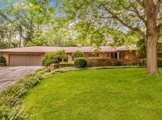 830 Shadow Lawn Dr, Elm Grove, WI 53122