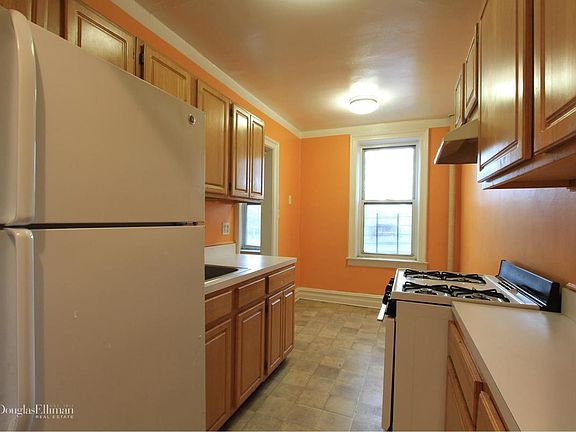 3rd image of 74 Gatling Pl APT 2K