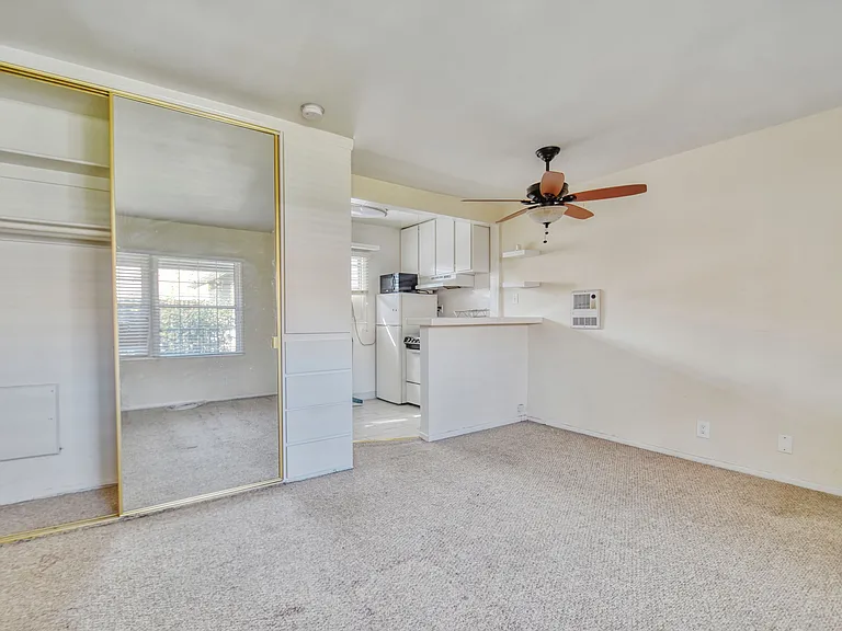 Lillian Way Apartments — Photo 19