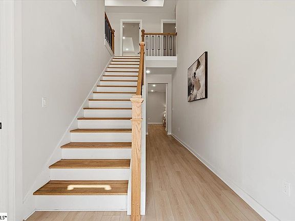 2nd image of 211 Whatley Cir