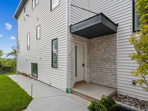 4th image of 35 Prospect Street #111