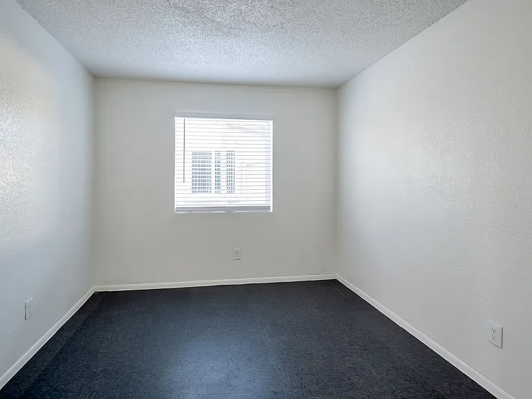 2234 W Hazelwood St — Photo 55