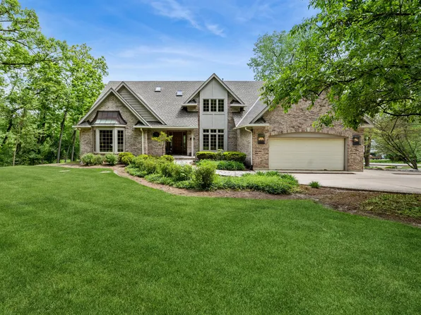 (undisclosed Address), Crystal Lake, IL 60012