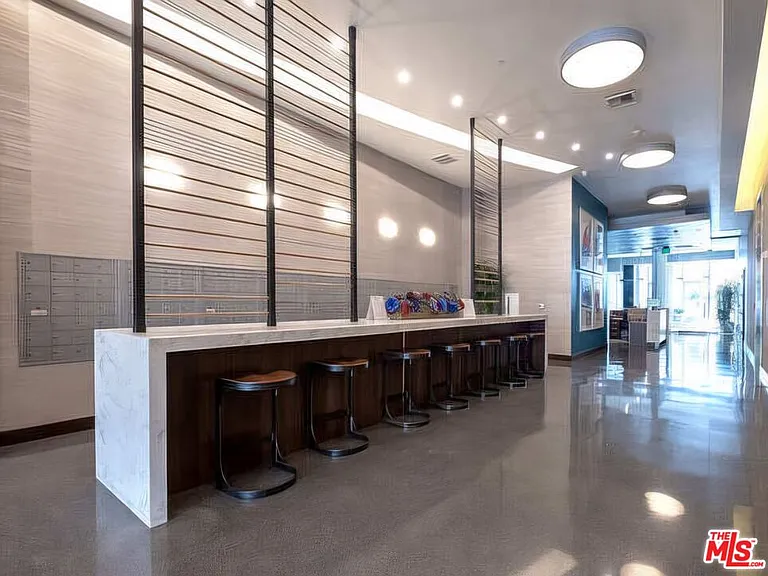 3810 Wilshire Blvd #1012 — Photo 4