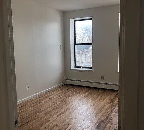2nd image of 640 Bradford St #3C