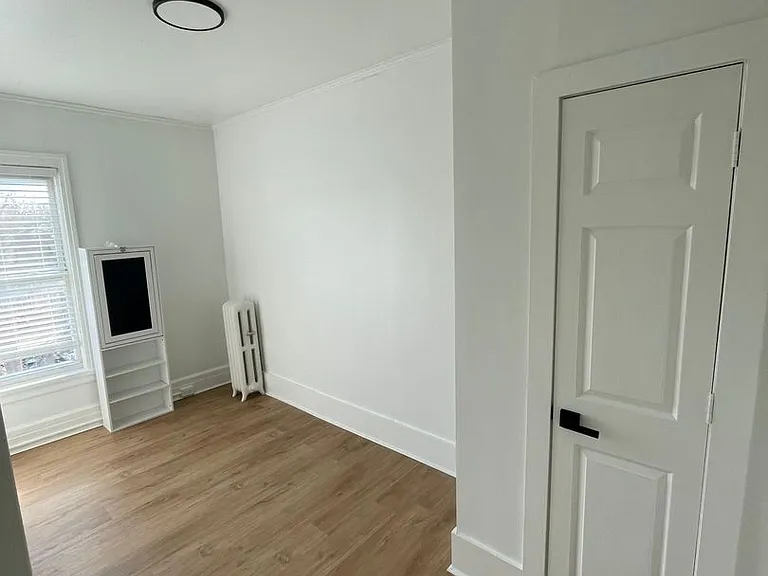 1032 Vaughn St — Photo 26