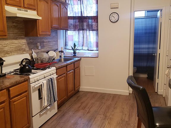2nd image of 305 Baldwin Ave #2