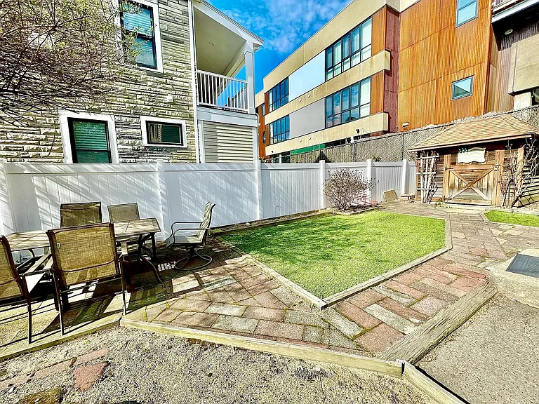 1044 Broadway #1B — Photo 13