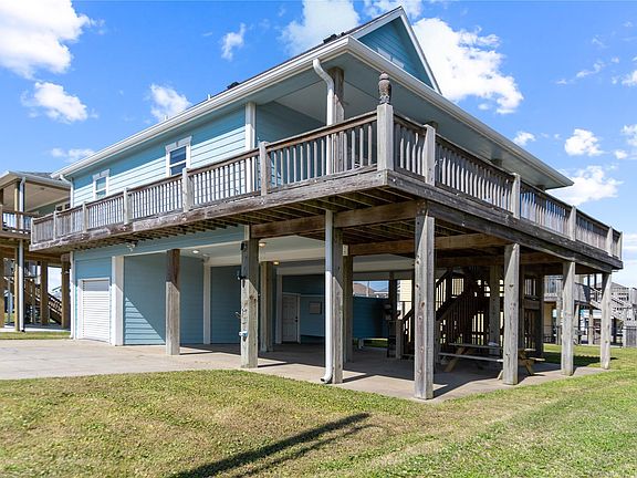4th image of 976 Bahama Dr