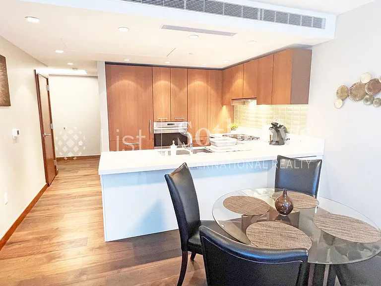 1555 Kapiolani Blvd #910 — Photo 2