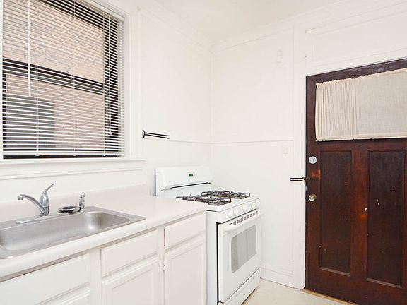 2nd image of 4612 N Hermitage Ave APT 1E