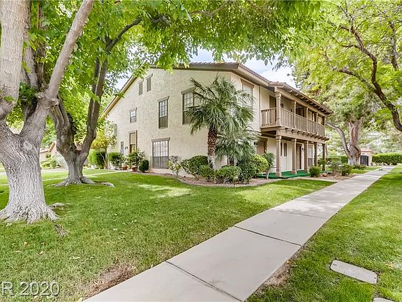 3rd image of 3141 Pinehurst Dr APT D