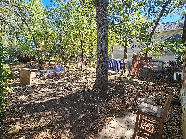2620 N Elm St — Photo 5
