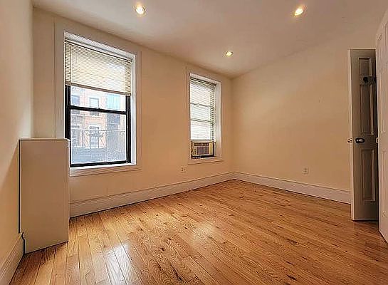 4th image of 111 E 7th St Front 2B
