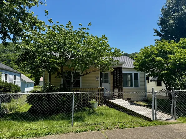 405 Washington Ave, Nitro, WV 25143
