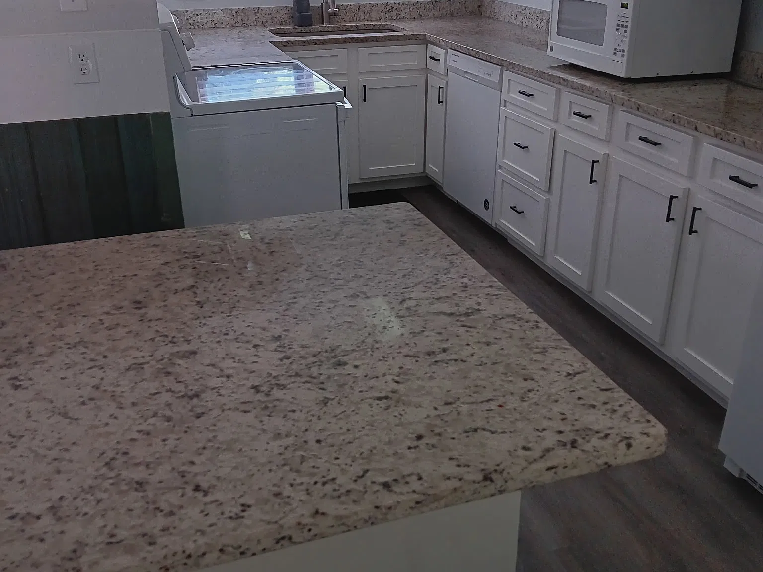 3 bed, $1,800 — Photo 3