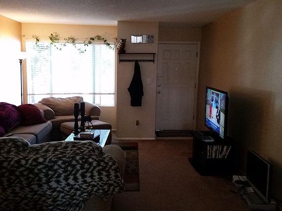 4th image of 1927 E Hampton Ave Unit 214