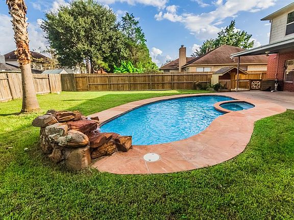 3rd image of 3011 Quail Run Dr