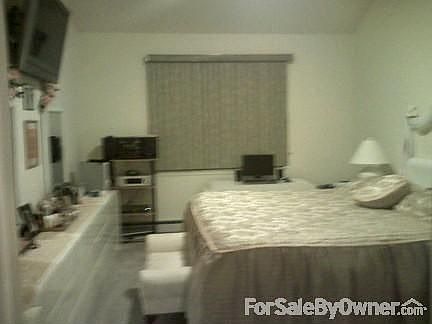 5th image of 208 Swezey Ln