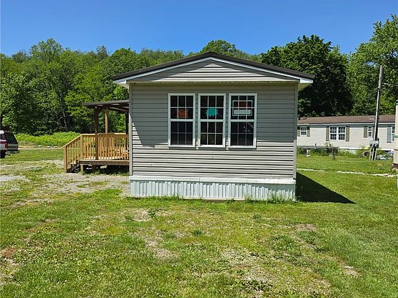 3rd image of 834 McGee Ln