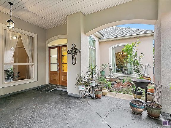 3rd image of 5383 Courtyard Dr