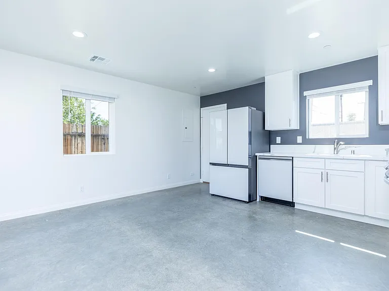 223 W Haloid Ave #B — Photo 12