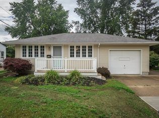 186 Saint Lawrence Blvd, Eastlake, OH 44095