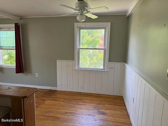 4th image of 48 Foucher Ave