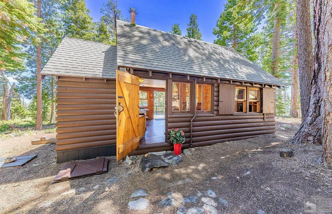 17 Lower Emerald Bay Rd photo 1