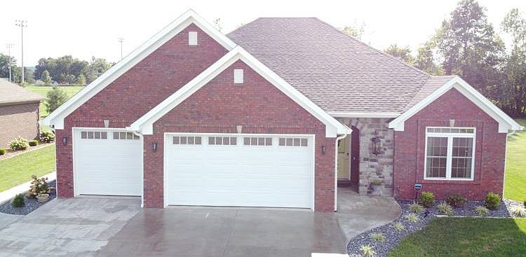 1st image of 240 S Farmington Dr