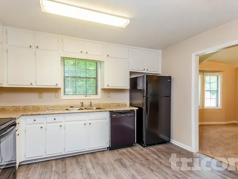 5237 Westhill Dr — Photo 6